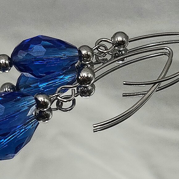 Stainless Steel Cobalt Blue Crystal Necklace and Earings Set - Picture 10 of 12